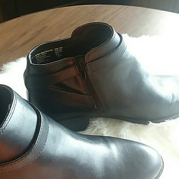 American Eagle Booties Black - Picture 6 of 8